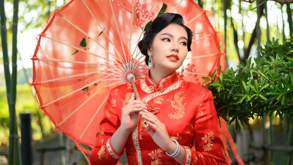 Вьетнамский шелковый Ао Дай: Что привезти из Вьетнама?