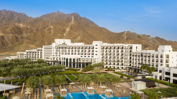 Идеальный отдых в ОАЭ: InterContinental Fujairah Resort 5*